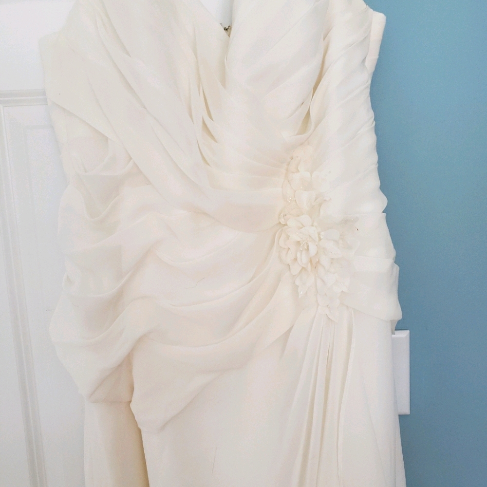 Wedding dress. Off white